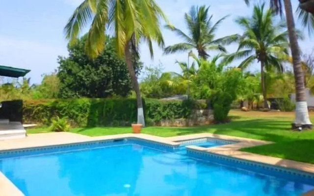 Paraiso Suites Familiar by Villas HK28