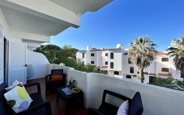 Vilamoura Cosy 4 With Pool by Homing