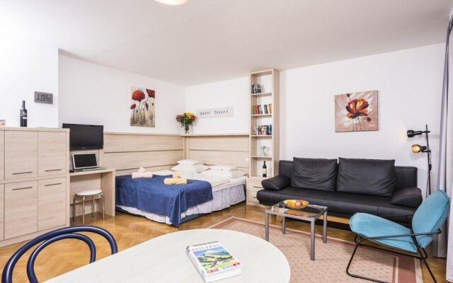 Ruhiges Apartment mit Balkon #r26
