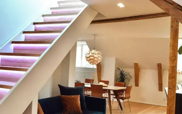 Central Penthouse With Private Rooftop Terrace