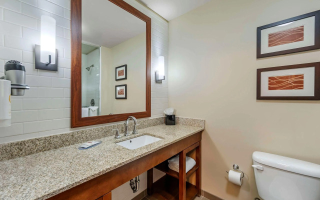 Comfort Inn & Suites