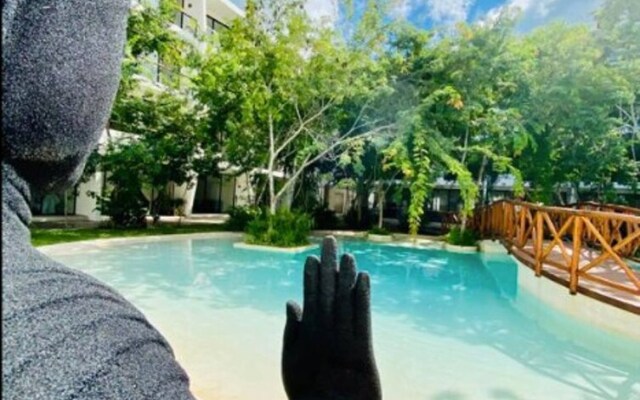 Brand New Studio w/Amazing Pool and Garden