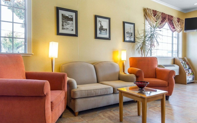 Comfort Suites Oceanside Camp Pendleton Area