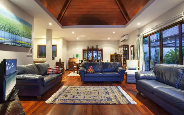 Exotic Boutique 4BR Pool Villa Toya