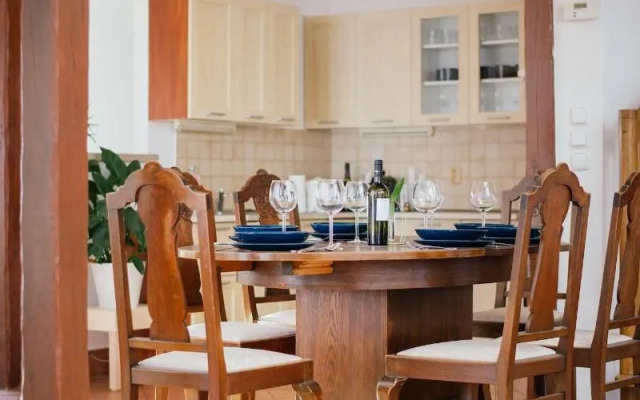 Golden Angel Apartment