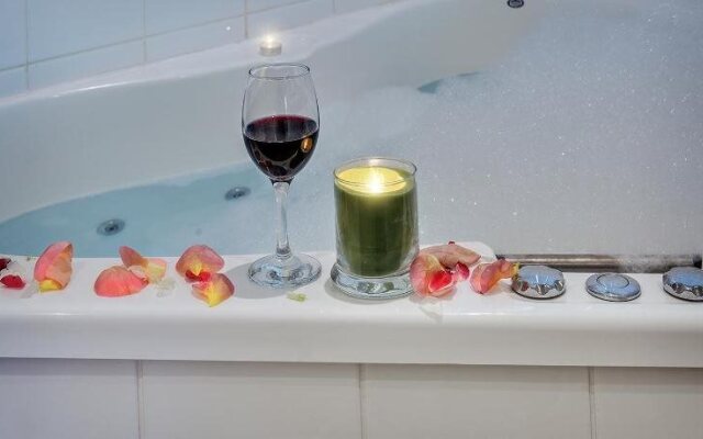 Waverley House Cottages