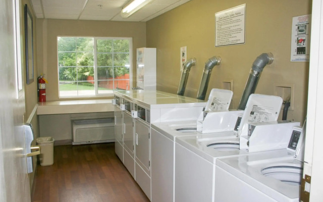 Extended Stay America Select Suites Providence Airport