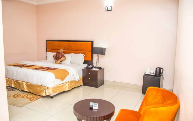 Royal Crest Hotel & Suites
