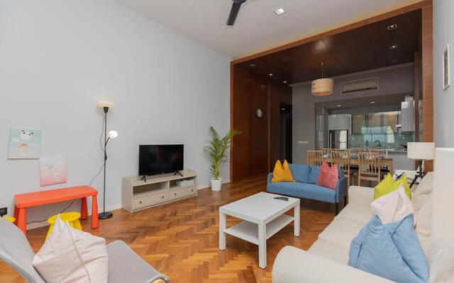 Straits Quay Waterside Suites