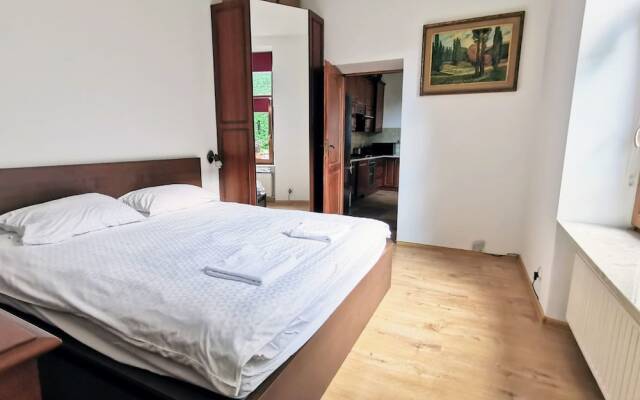 Penthouse with Piano & Old Town View