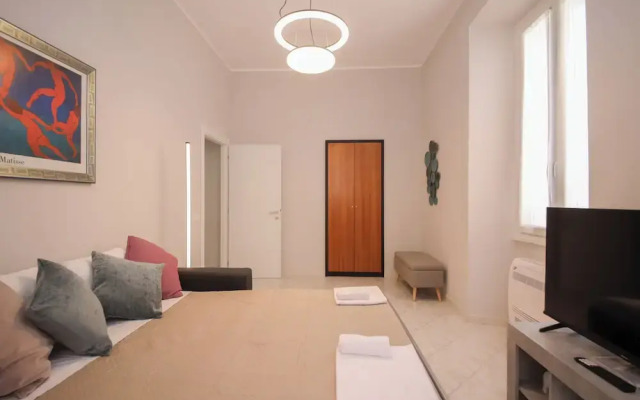 Rome Flat 42 by Ghor