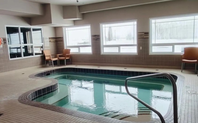 Coast Weyburn Hotel