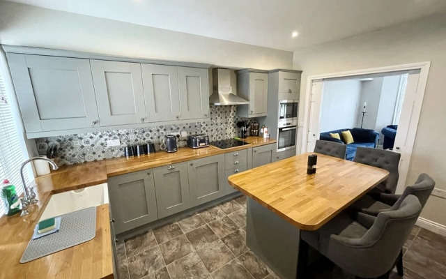 Homely and Modern Maisonette in Vibrant Bristol