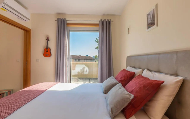 Music Relaxing Apt with bikes, terrace & parking