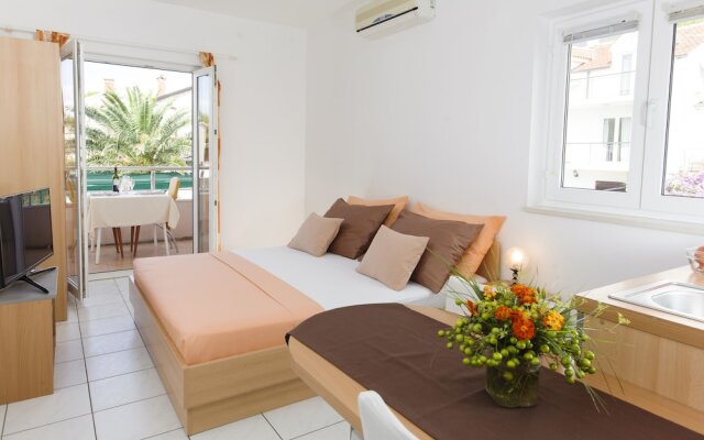 Room in Apartment - Cozy Studio Apartment for 2