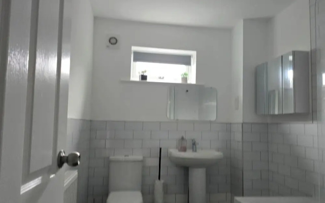 3 bed Apartment in Huddersfield