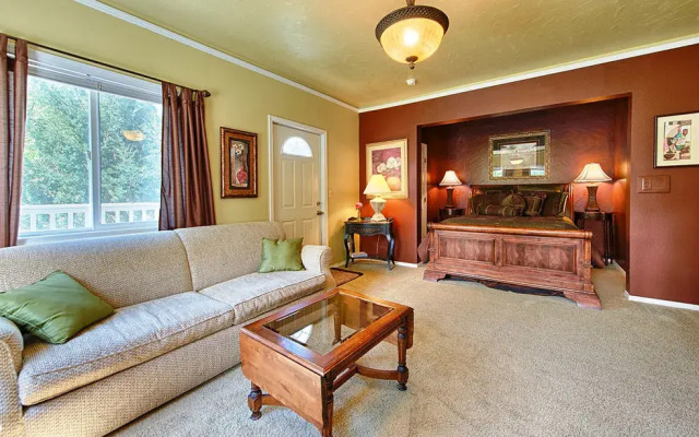 Warm Springs Inn & Winery