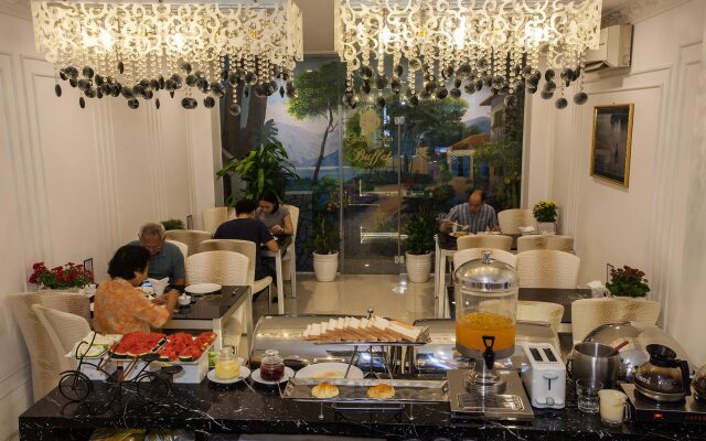 Golden Star Hotel