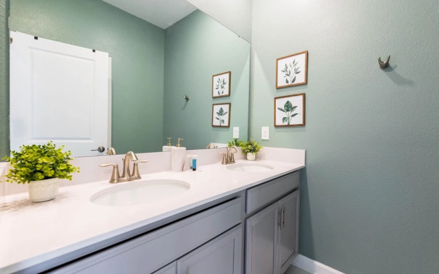 Tvpm-4263pd/sl 5 Bedroom Townhouse by RedAwning