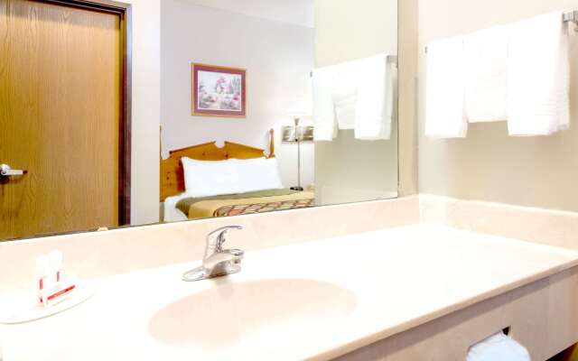 Super 8 by Wyndham Pevely