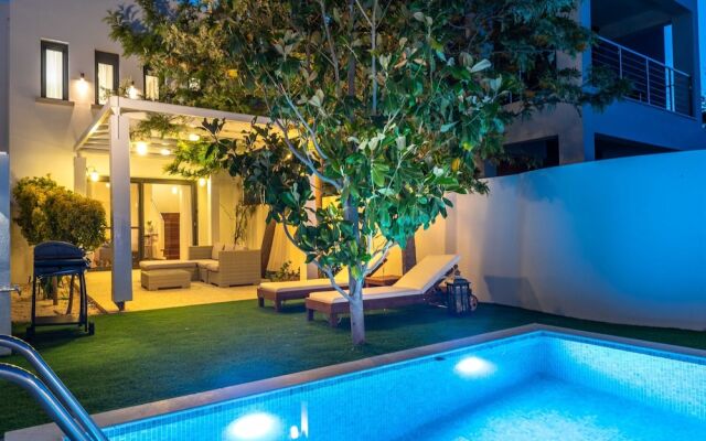 Romantic Homely Villa Aura with Heated Pool