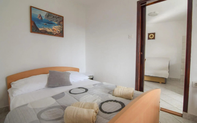 Apartment Pocrnja in Rogoznica