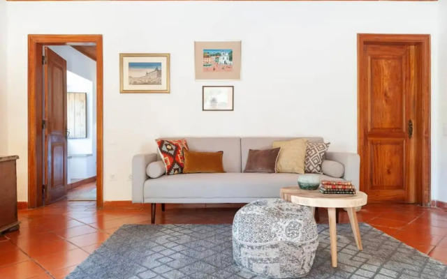 Pine Tree House in Azeit o