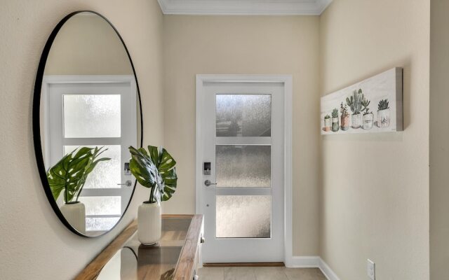 Stylish Family Home Private Pool Stl111