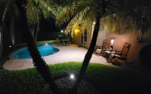 Shangri-la 3 Bedroom Home by RedAwning