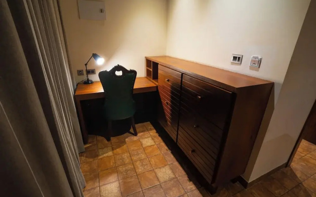 Pleasant Tree Hotels