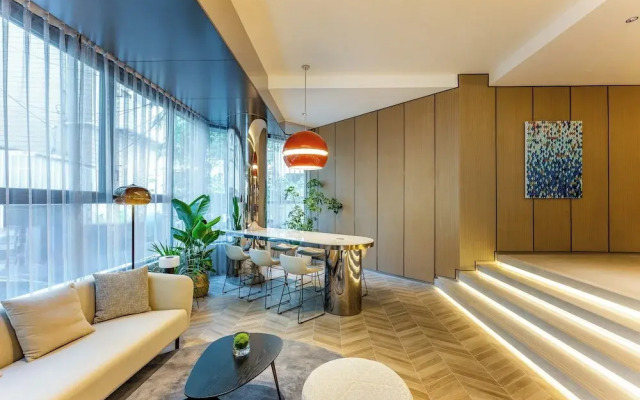Holiday Inn Express Shanghai Jing'an Temple by IHG