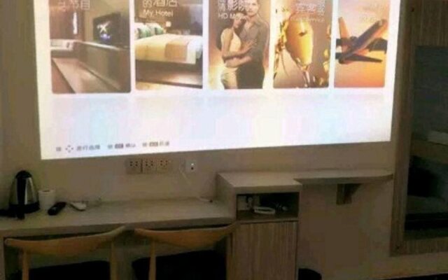 Central Theme Hotel by OYO Rooms