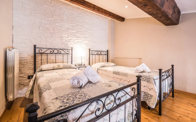 A Few Steps to The Duomo Upscale 2BD Apt