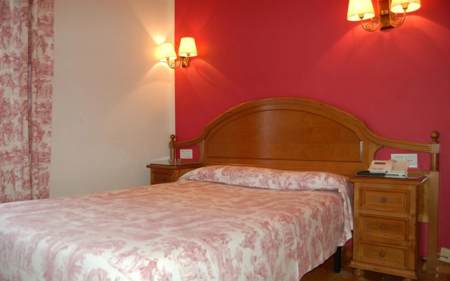 Hotel Puente Romano