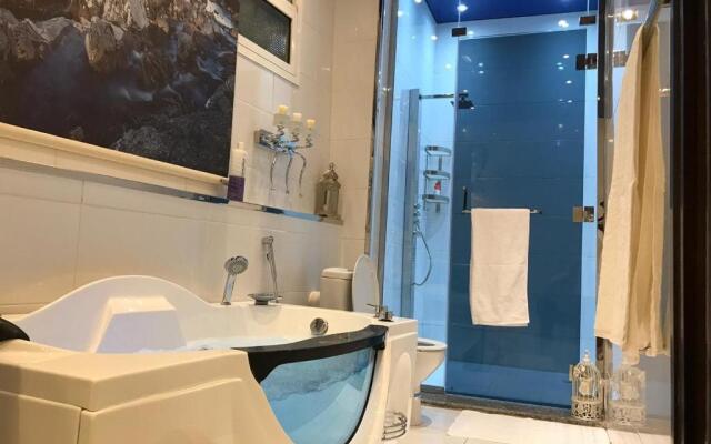 Deluxe Furnished Apartments