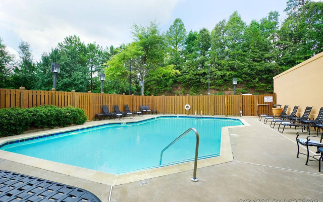 Embassy Suites by Hilton Atlanta Airport