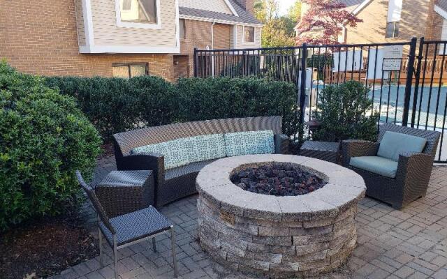 Tysons Corner Suites A Baymont By Wyndham