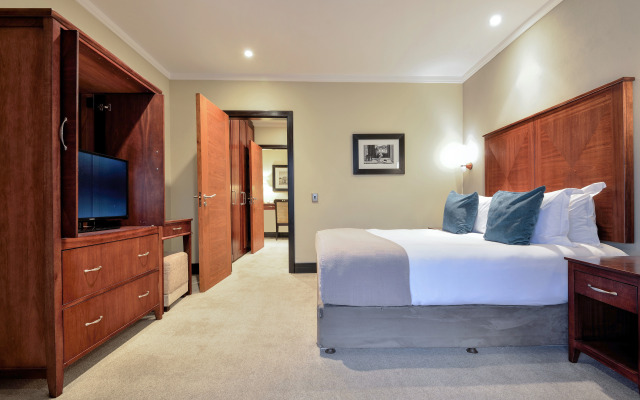 Raphael Penthouse Suites
