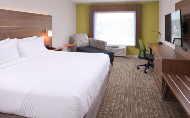 Holiday Inn Express & Suites Omaha - 120th and Maple by IHG