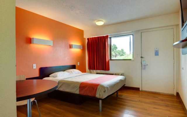 Days Inn by Wyndham Kansas City Northeast