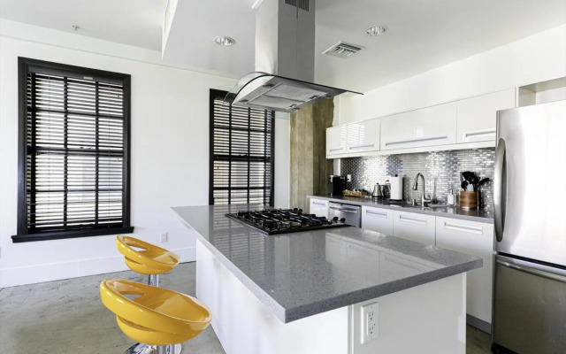 Urban Loft Apartment