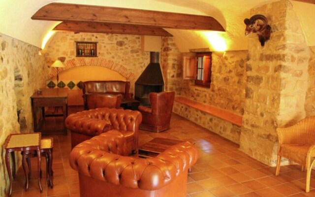 Modern Furnished Apartment Situated on the Ground Floor