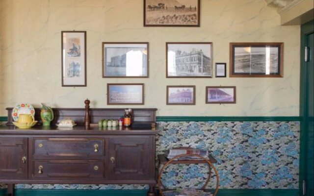 Victoria Railway Hotel