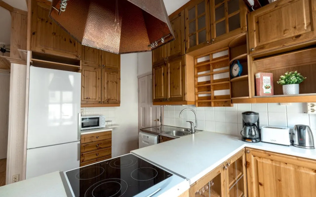 2ndhomes Bright 125m2 4BR Center Apt