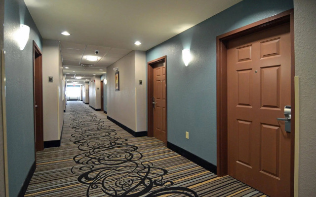 Best Western Plus Kenedy Inn