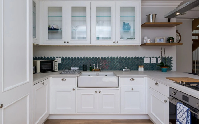 Duncan Road 38 - Adults Only