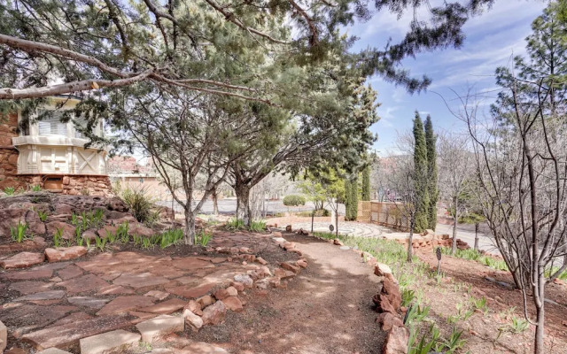6 Mi to Red Rock State Park: Home w/ Patio & Yard