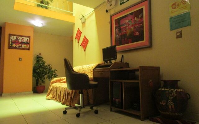 The Real House-Hostel