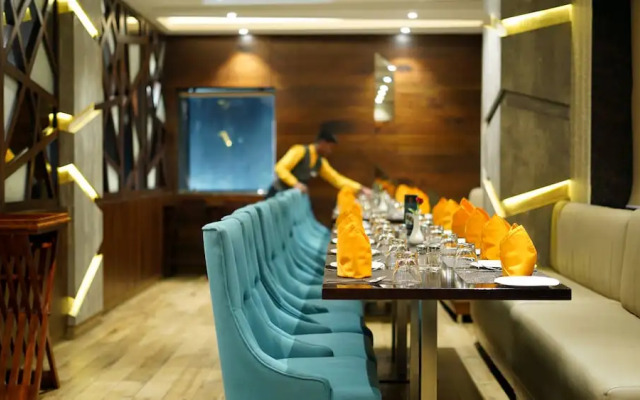Hotel Saffron Crest