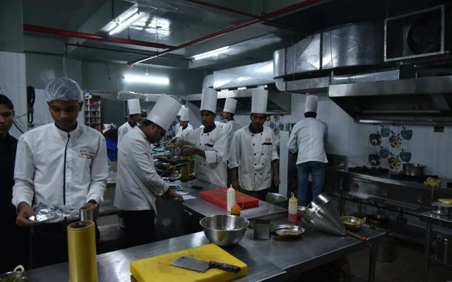 HOTEL MAMTA INTERNATIONAL , BIHARSHARIF - Nalanda- Bihar